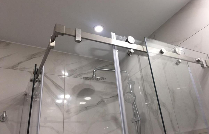 Сантехнические перегородки для душевых