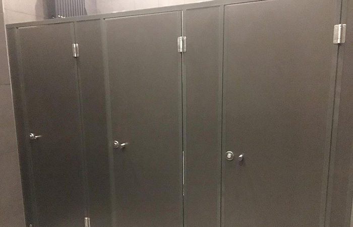 Сантехнические перегородки для душевых