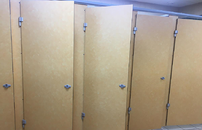 sant-peregorodki-ob01 Сантехнические перегородки для общественных туалетов