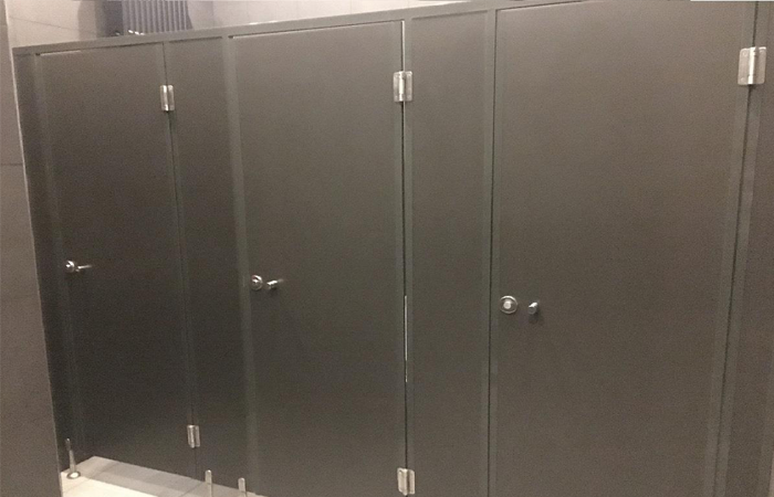 Сантехнические перегородки для школ