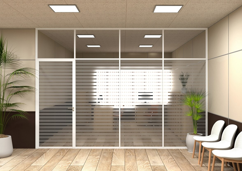 stacion-peregorodki-system72-poloska001 Стеклянная офисная перегородка с полосками (Система Премиум)